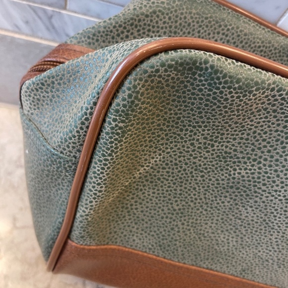 MGM Grand Cast Casino Green‎ Suede Toiletry Bag - Picture 5 of 10